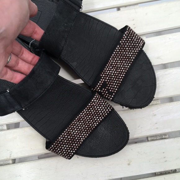 2 Pairs of FIT Flops Navy Black Exercise Sandals 8 - Picture 7 of 12